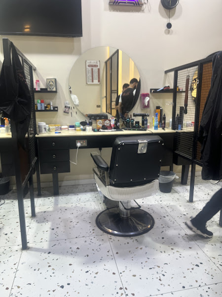 Loro piana Salon for men photo 2