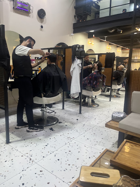 Loro piana Salon for men photo 5