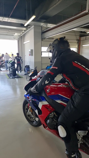 Q8motoACADEMY photo 5